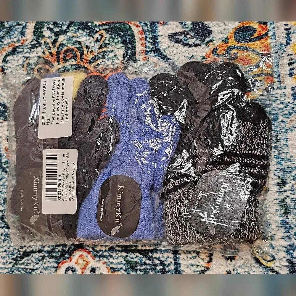 NWT 3-pack Boys Winter Gloves Ages 3-6